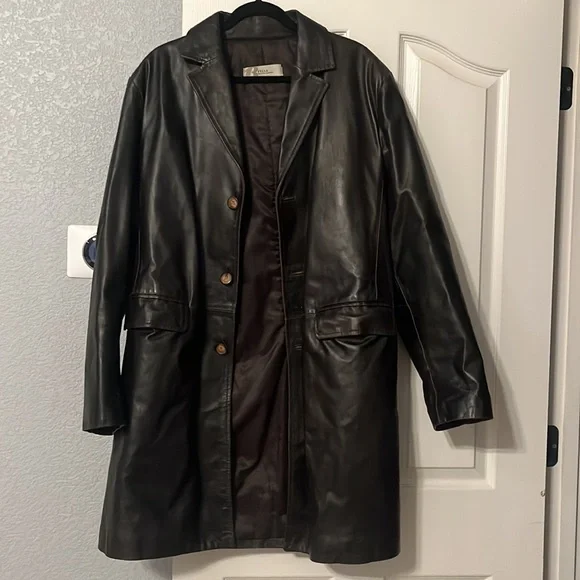 Men’s dark brown leather coat